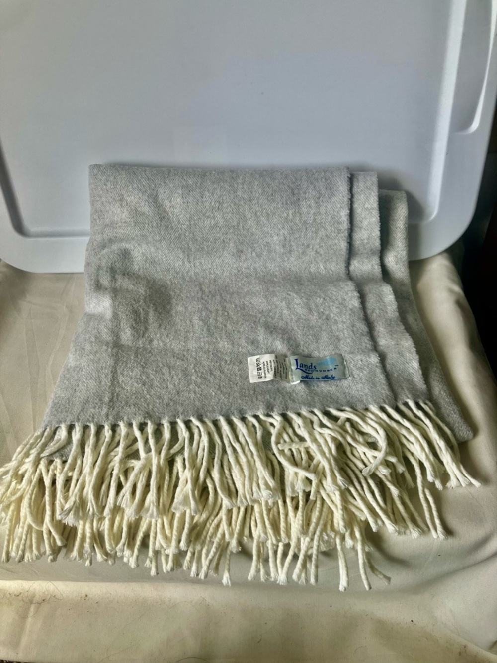 Lands Downunder Italy Light Gray 50% Cotton 50%  Soft Acrylic Fringe Throw USED.